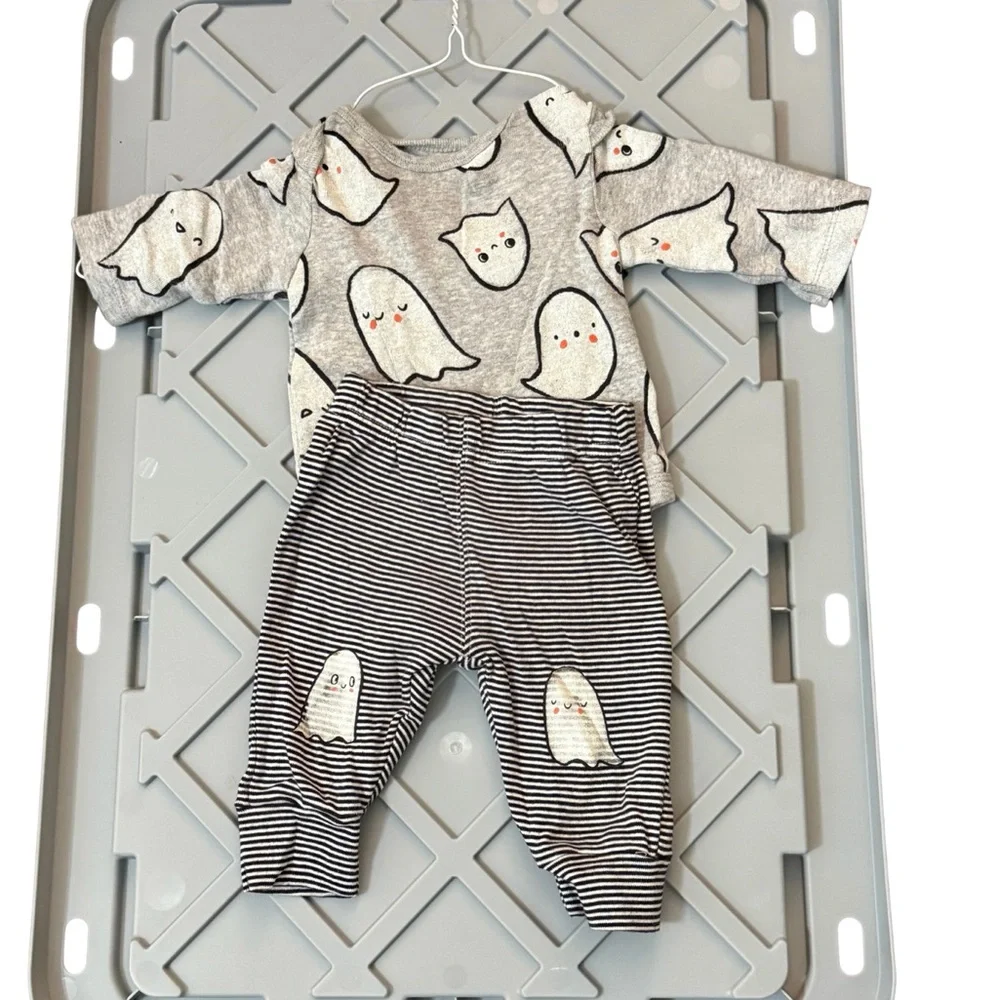 Carter's Gray‎ Halloween 👻 Ghost 👻 Print Baby Set